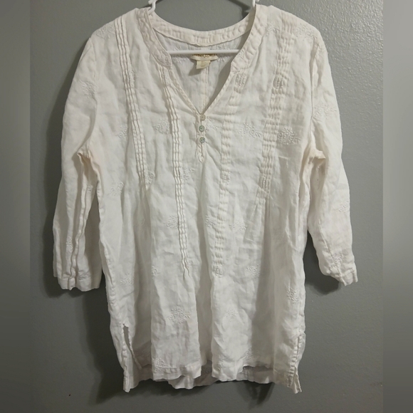 White Embroidered Women's Top‎ - Picture 1 of 11